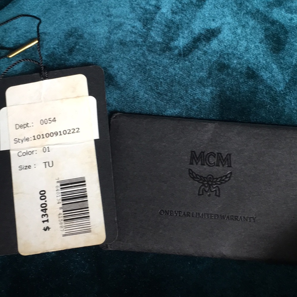 MCM - Picture 7 of 8